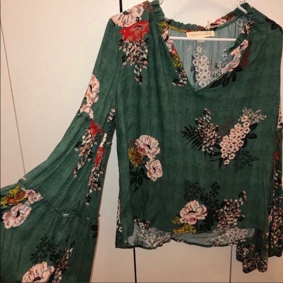 Floral bell sleeve blouse - Picture 2 of 9